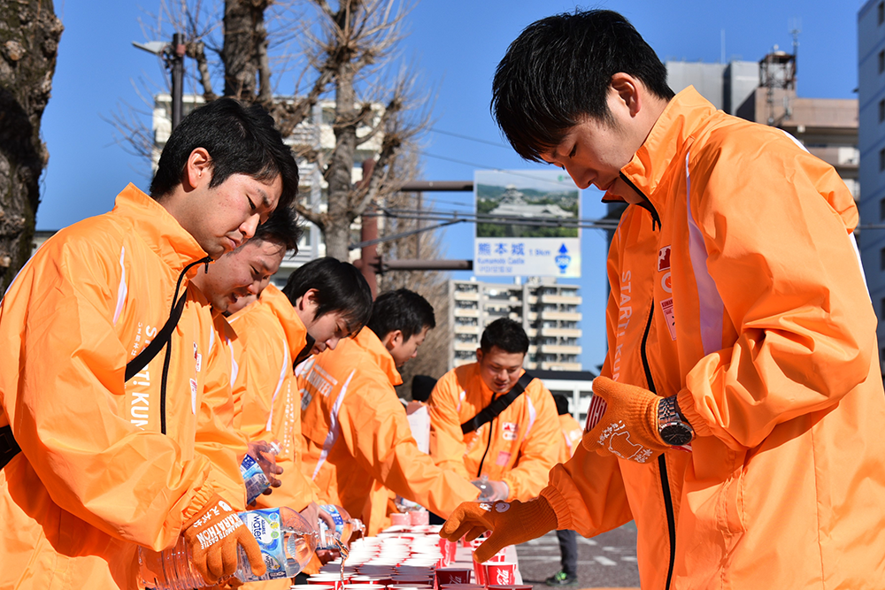 活動内容:給水・給食